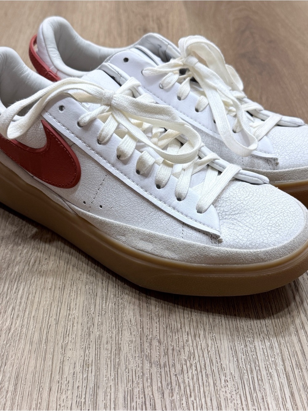Nike Blazer Phantom Low White Dragon Red Gum Men’s 8.5 - Picture 2 of 6